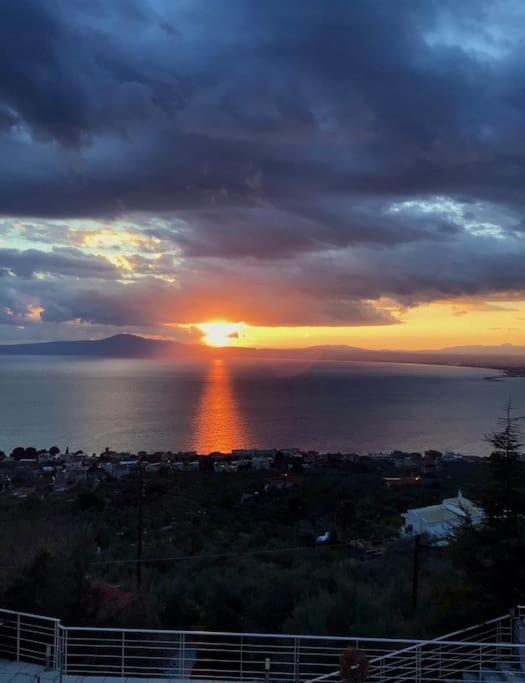 Marine'S Lux Villa:Golden Sunset Kalamata Zewnętrze zdjęcie